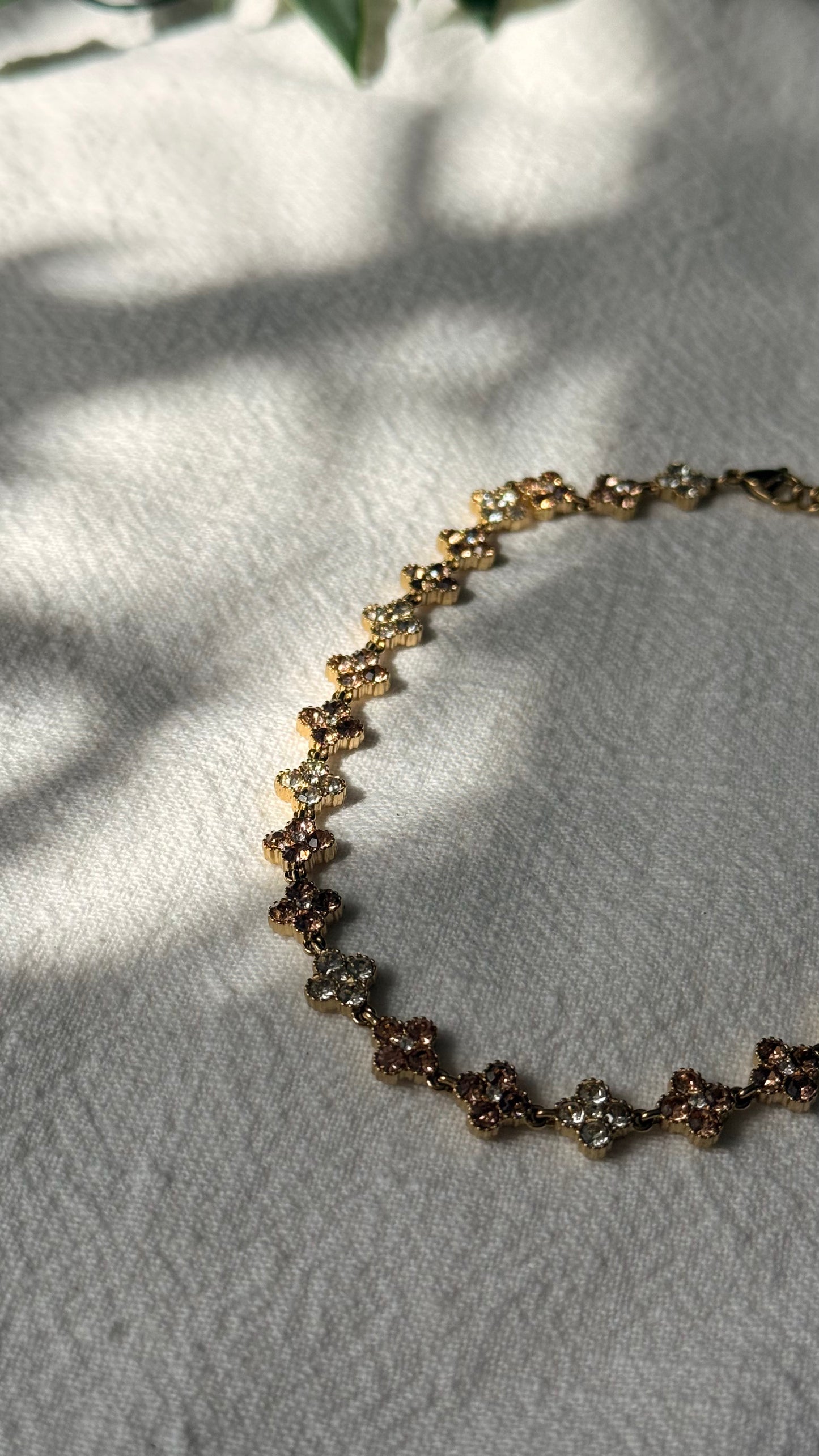 Collier ras-de-cou doré