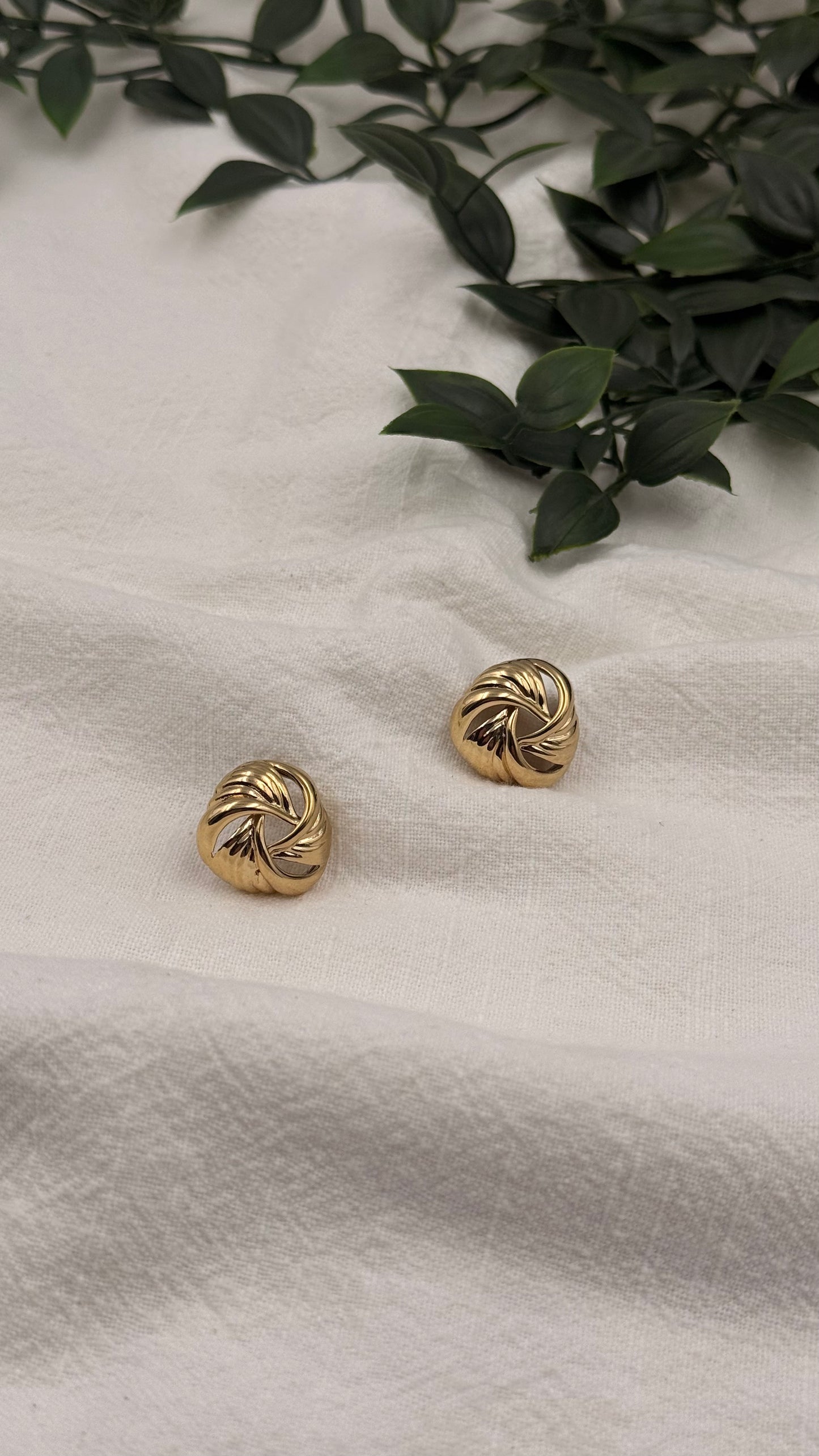 Boucle d’oreille dorée