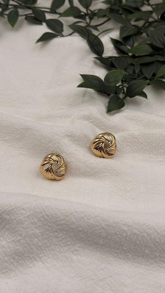 Boucle d’oreille dorée