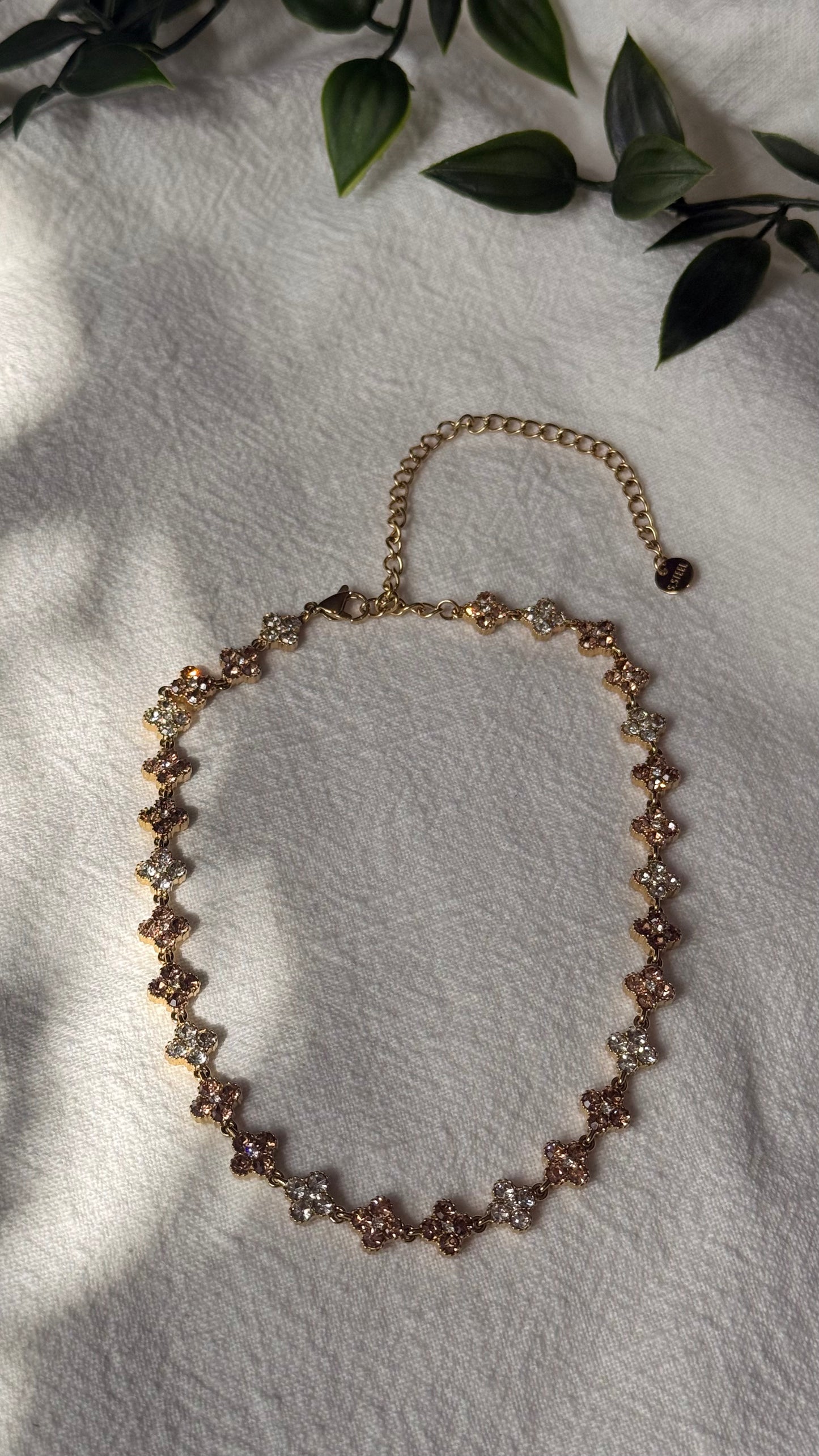 Collier ras-de-cou doré